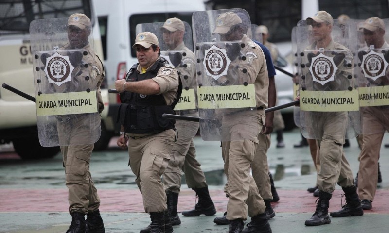 BRASIL: Cidades decidem reforçar a segurança por conta própria