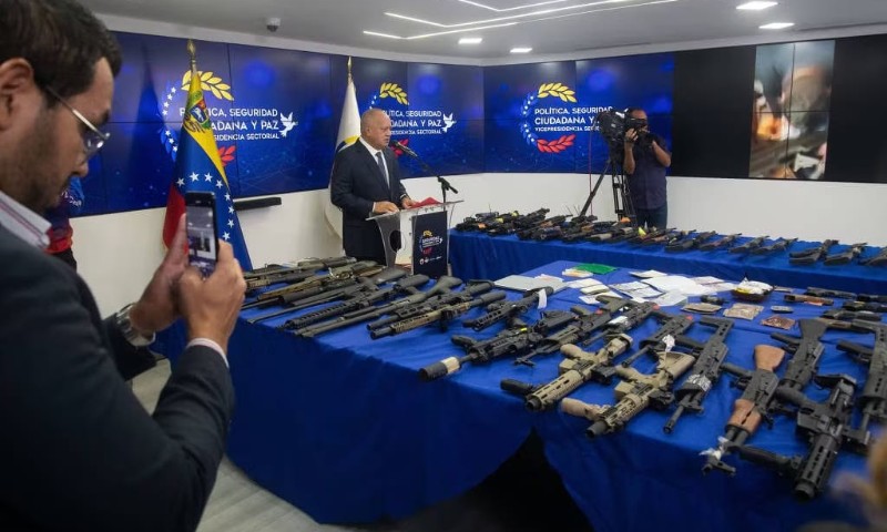 MUNDO:  Venezuela fala em plano contra Maduro e coloca estrangeiros na prisão