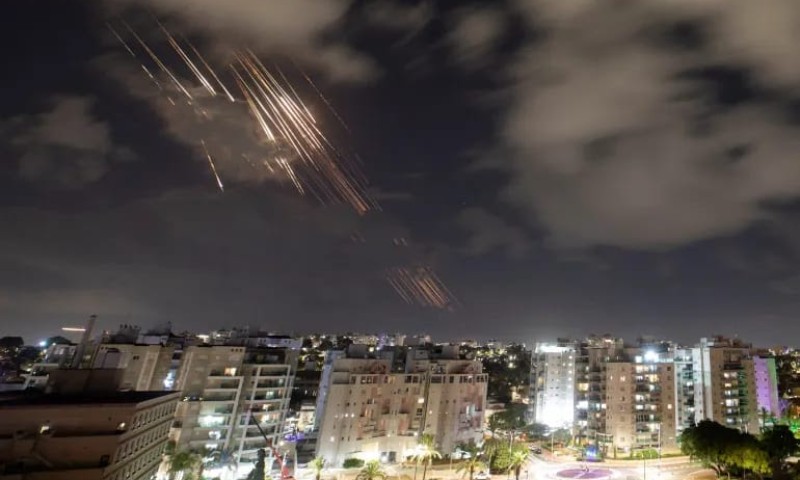 MUNDO: Israel avança por terra, Irã bombardeia pelos ares e Guerra escala de vez