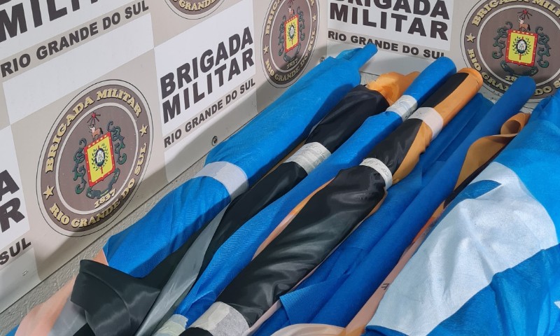 Brigada Militar apreende cerca de 60 bandeiras partidárias em Serafina Corrêa
