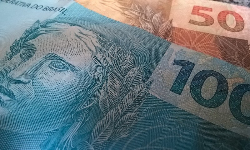 Primeira parcela do décimo terceiro deve ser depositada até esta sexta (29)