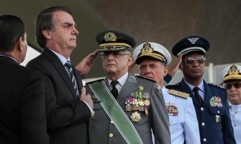 BRASIL: “Quatro linhas da Constituição é o cacet*”