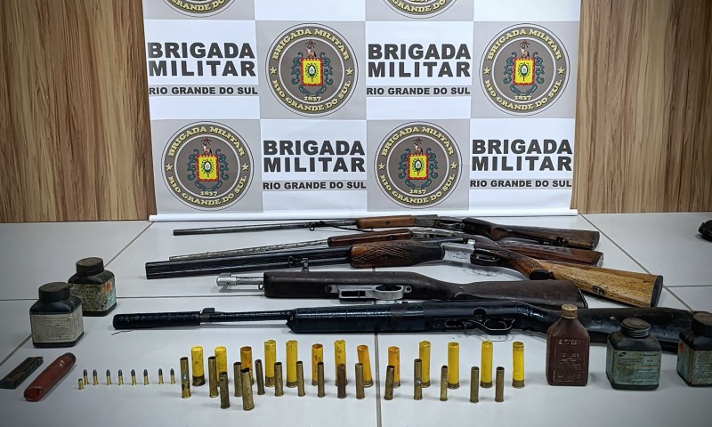 Brigada Militar prende homem por posse ilegal de armas de fogo e crime contra a flora em Marau