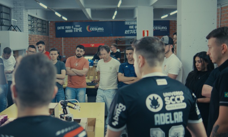 Alunos da Faculdade CESURG criam protótipos de envasadoras automáticas