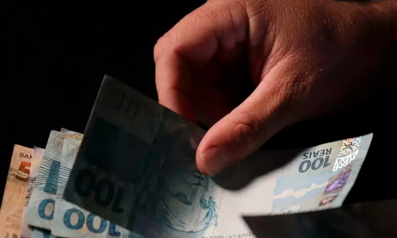 Salário-mínimo 2025: saiba valor a receber após contribuição previdenciária e outros descontos