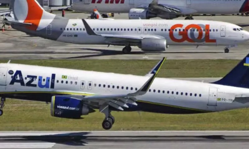 AVIAÇÃO: Azul e Gol assinam acordo para avaliar fusão entre as aéreas