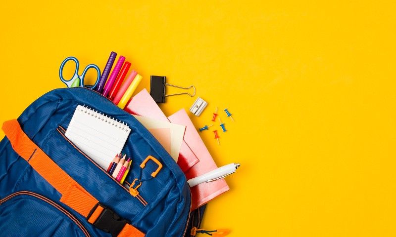 Gastos com material escolar impactam orçamento de 85% das famílias