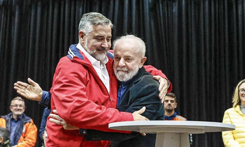BRASIL: Lula troca comandante da Secom