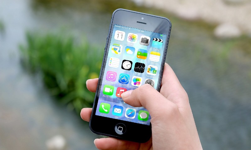 Volta às aulas sem celular: saiba como vai funcionar a nova lei