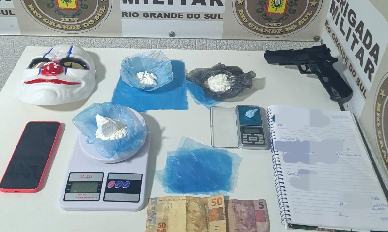 Brigada Militar prende dupla por tráfico de drogas em Serafina Corrêa