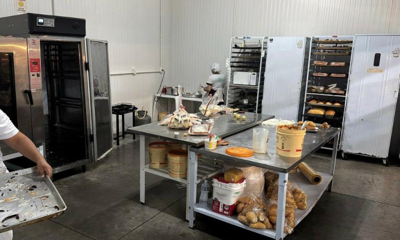 Força-tarefa apreende toneladas de produtos impróprios para o consumo