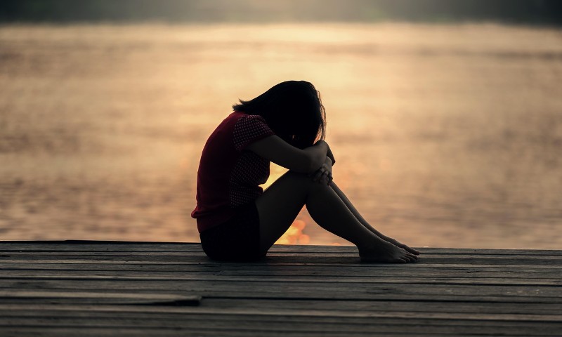 A cada 17 horas, ao menos uma mulher foi vítima de feminicídio em 2024