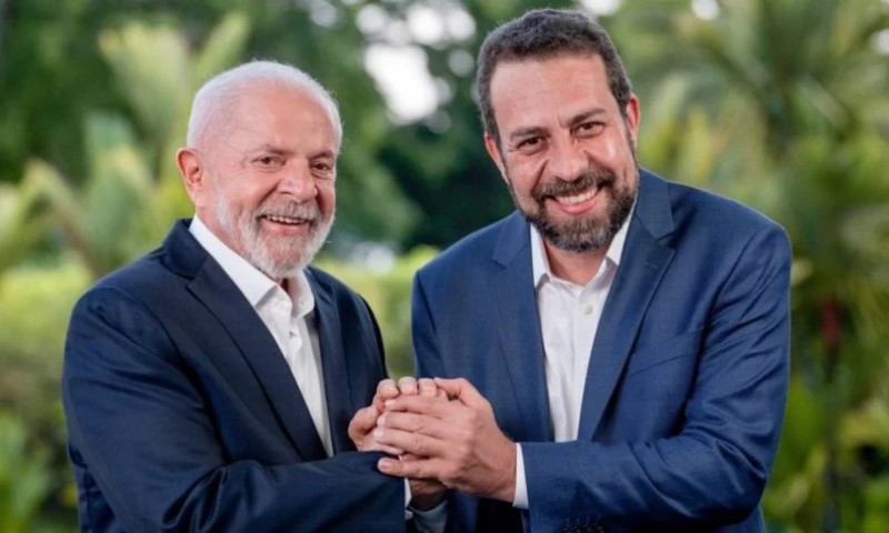 POLÍTIC A: Lula avalia ministério para Boulos; petistas resistem