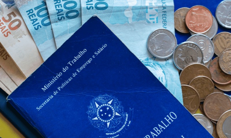 ECONOMIA: Crédito consignado para quem tem carteira assinada começa nesta sexta