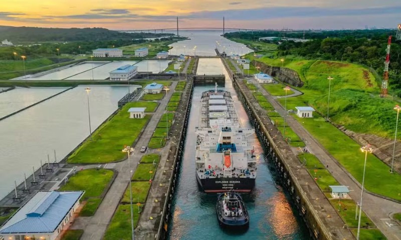 NEGÓCIOS: O Canal do Panamá sob novos donos