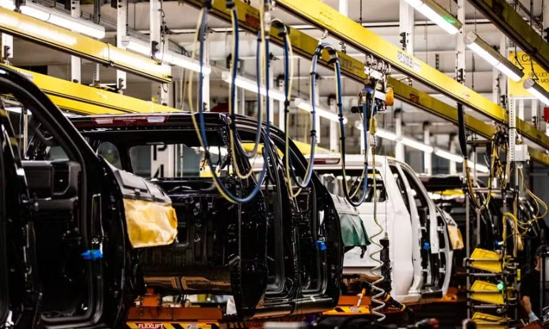 MUNDO: Setor automotivo, o novo alvo das tarifas de Trump