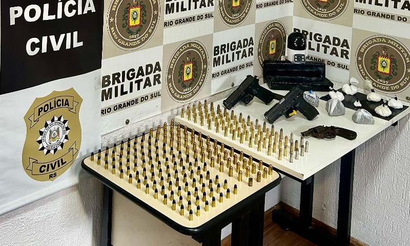 Brigada Militar prende dupla por tráfico de drogas, receptação e posse ilegal de arma de fogo de uso restrito, em Serafina Corrêa