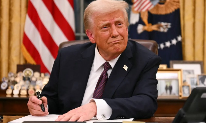 ECONOMIA: Receio de tarifaço de Trump derruba dólar e Bolsa