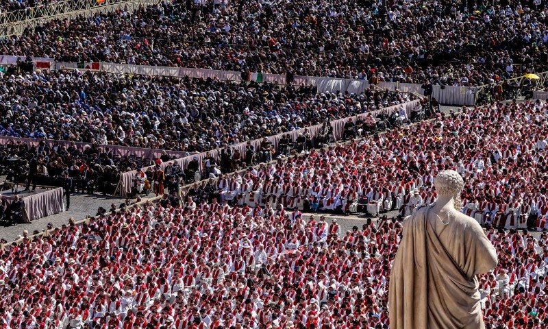 MUNDO: O funeral do Papa e outras manchetes do mundo no final de semana