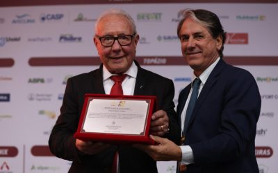 Presidente do Conselho Consultivo da ABPA, Francisco Turra, é homenageado em evento da Avimig