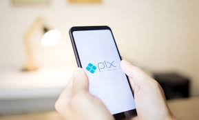 ALERTA: Novo golpe do Pix controla celular da vítima e limpa a conta