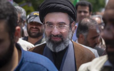 MUNDO: Irã escolhe o filho de Ali Khamenei como líder supremo