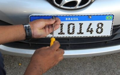 Entenda o projeto que pode mudar placas de veículos no Brasil