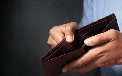 ECONOMIA: O brasileiro se enrolou em dívida novamente