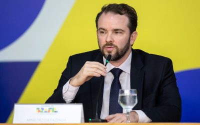 ECONOMIA: O governo vai conseguir aliviar as dívidas dos brasileiros?