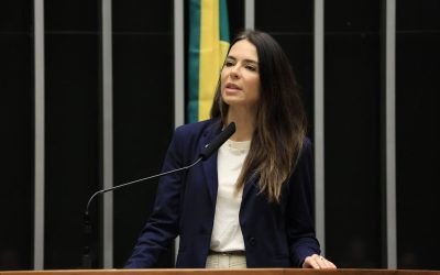 POLÍTICA: Projeto que retira obrigatoriedade de férias escolares durante a copa de 2027 avança na Câmara