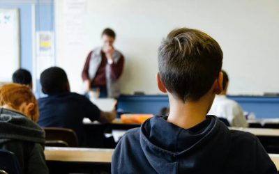 EDUCAÇÃO: 6 em cada 10 estudantes concluem ensino médio sem aprendizado básico